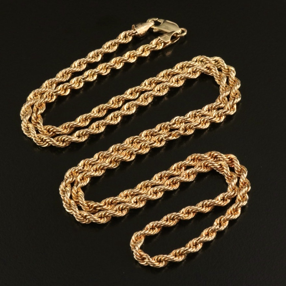 Gold Chain with Lobster claw. 10k Beautiful